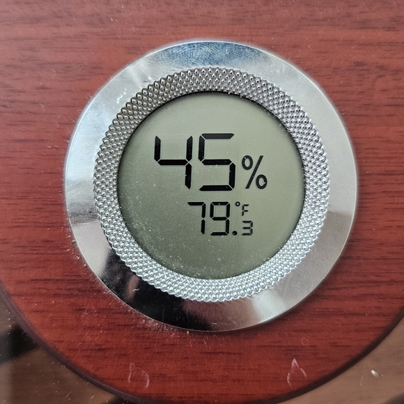 Cigar Humidor - Picture 8 of 8